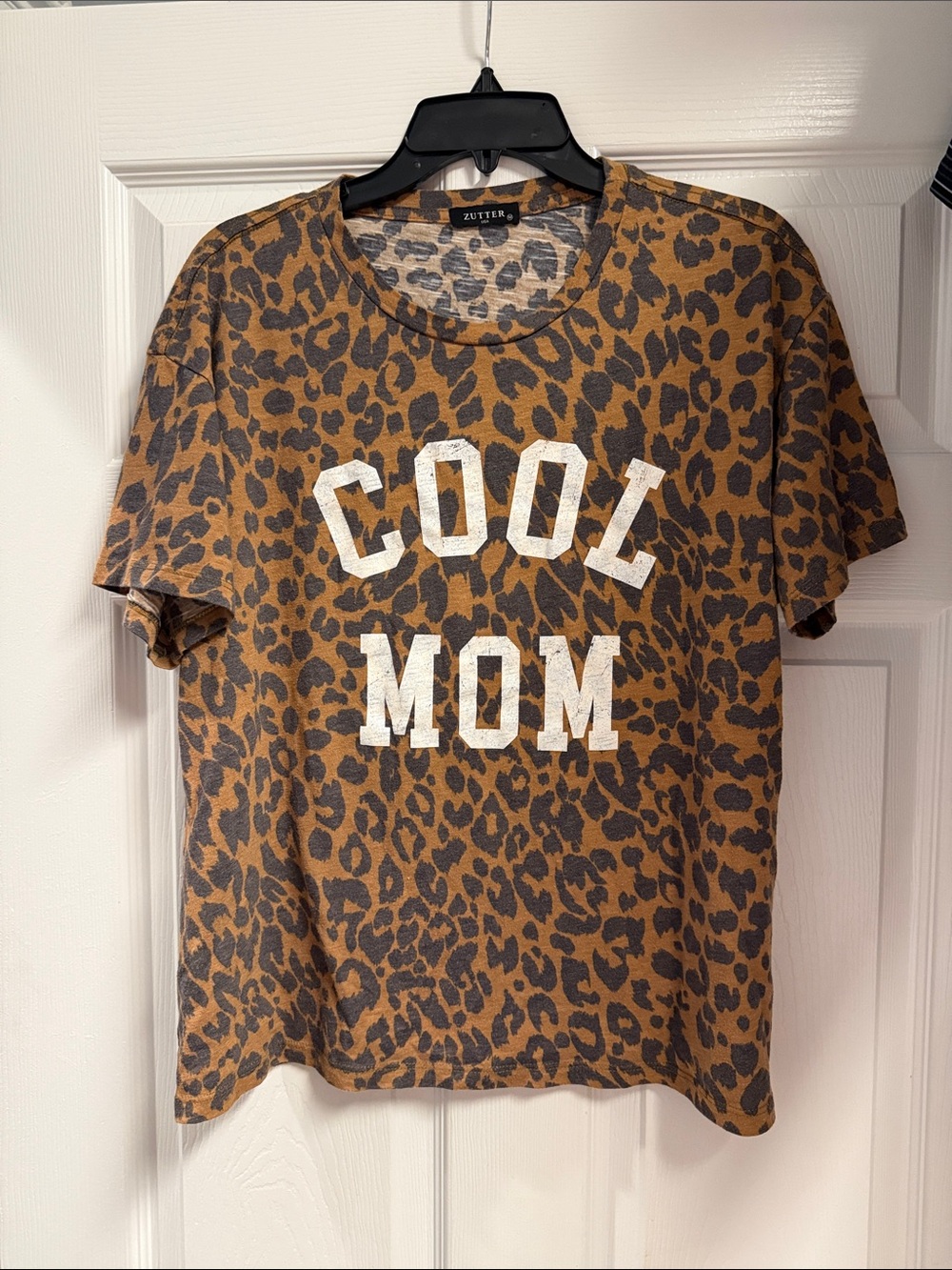 Size medium Cool Mom Leopard print Short Sleeve Tee - Brown black